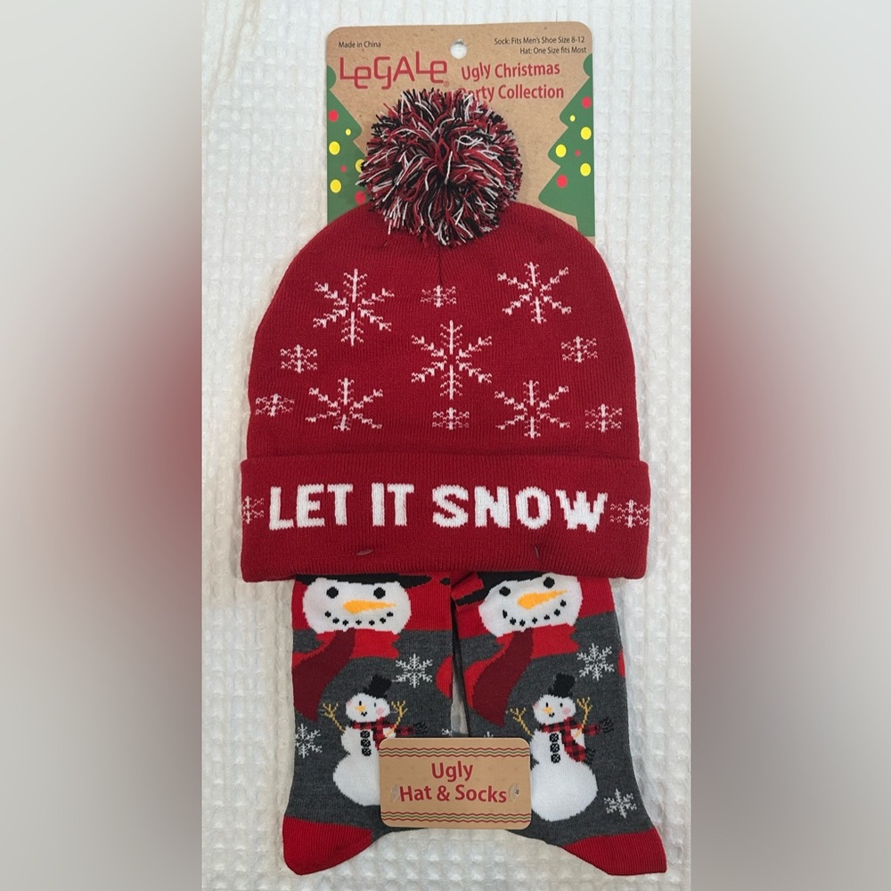 NWT Legale Ugly Christmas Party Collection Men’s Ugly Christmas Hat & Socks Set!